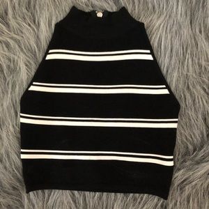 Black and White Olivaceous Top🤍🖤